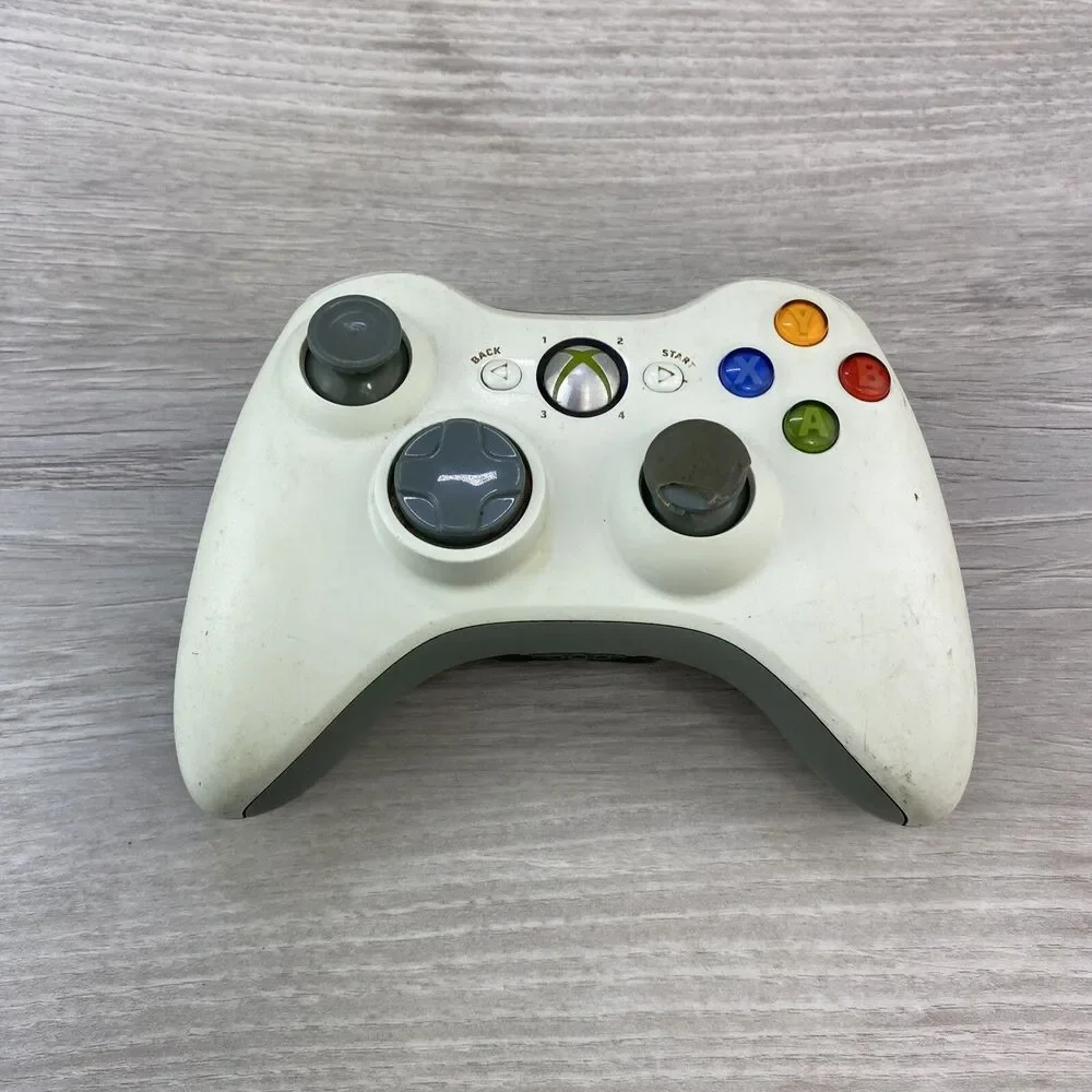 Microsoft Xbox 360 Wireless Gaming Controller - White (Model 1403)